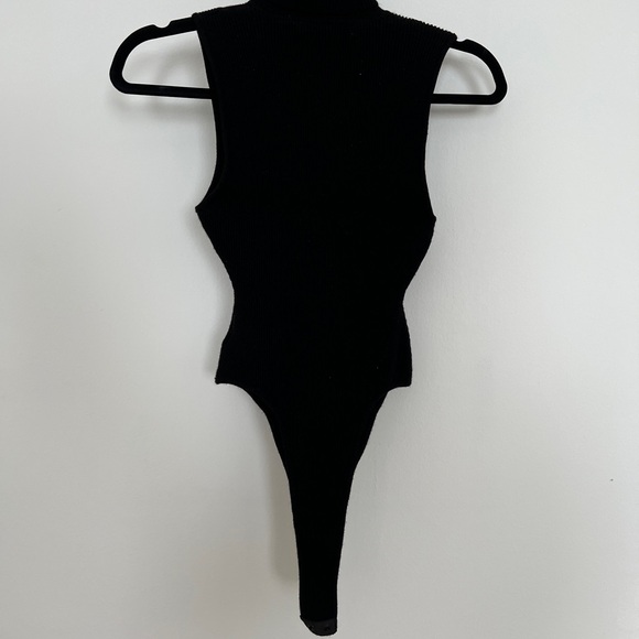 Turtleneck sleeveless bodysuit - Picture 2 of 4